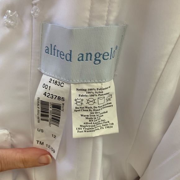 Alfred Angelo Wedding Dress style 2183c - Picture 5 of 5